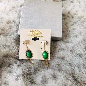 🆕 NWT Amrita Singh Gold Hoops with Green Accent